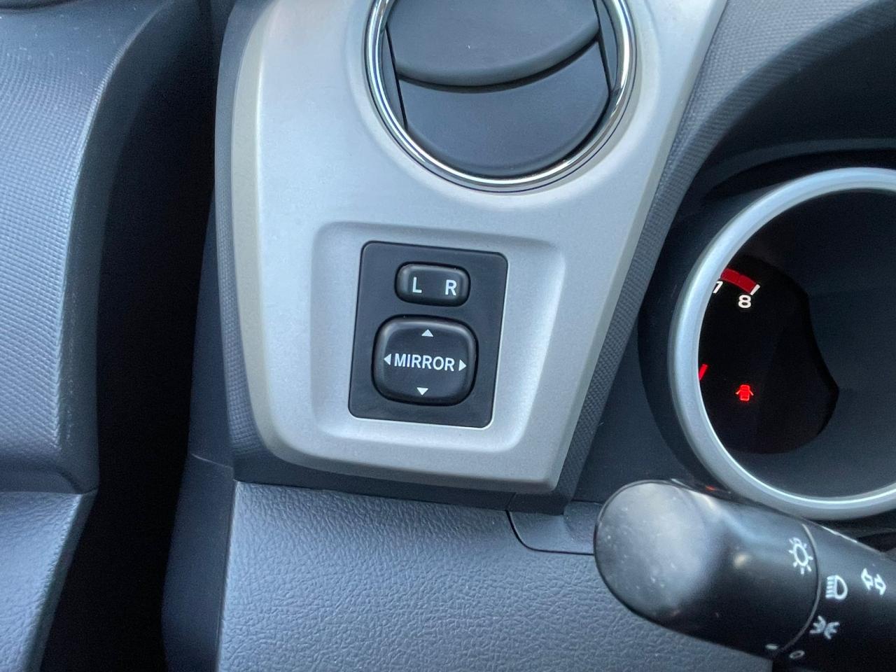 2010 Toyota Matrix 5DR HATCHBACK Auto LOW KM SAFETY INCLUDED - Photo #20