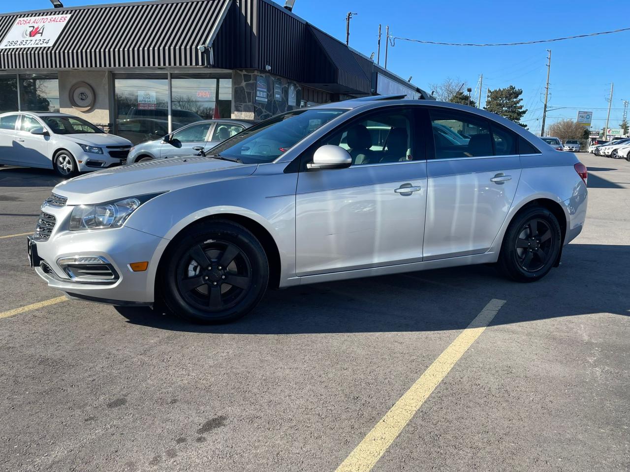 2015 Chevrolet Cruze 4dr Sdn 2LT LEATHER SUNROOF NO ACCIDENT CAMERA Photo4