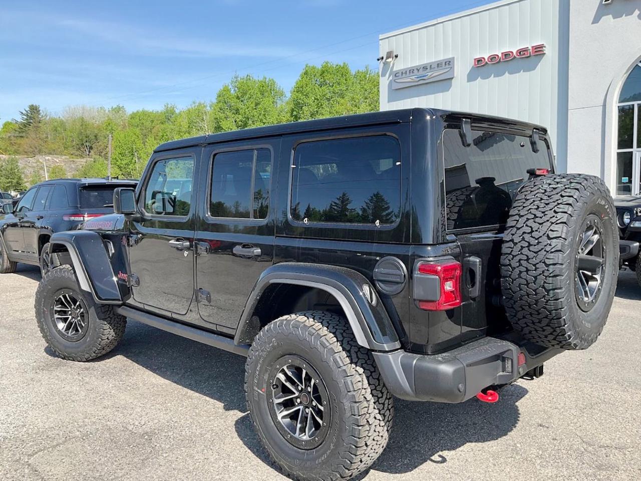 2024 Jeep Wrangler 4-Door Rubicon X Photo3