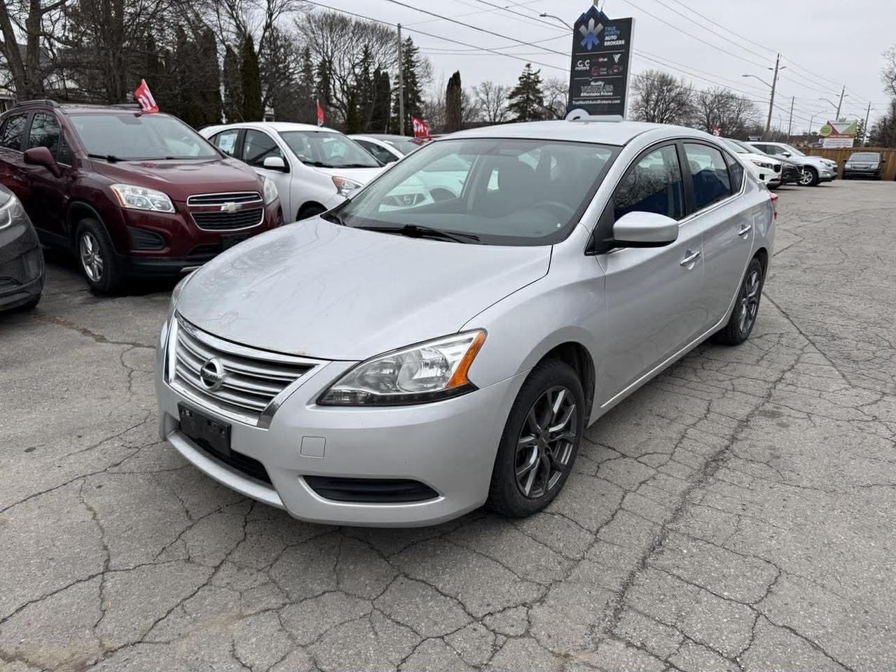 2014 Nissan Sentra S Photo