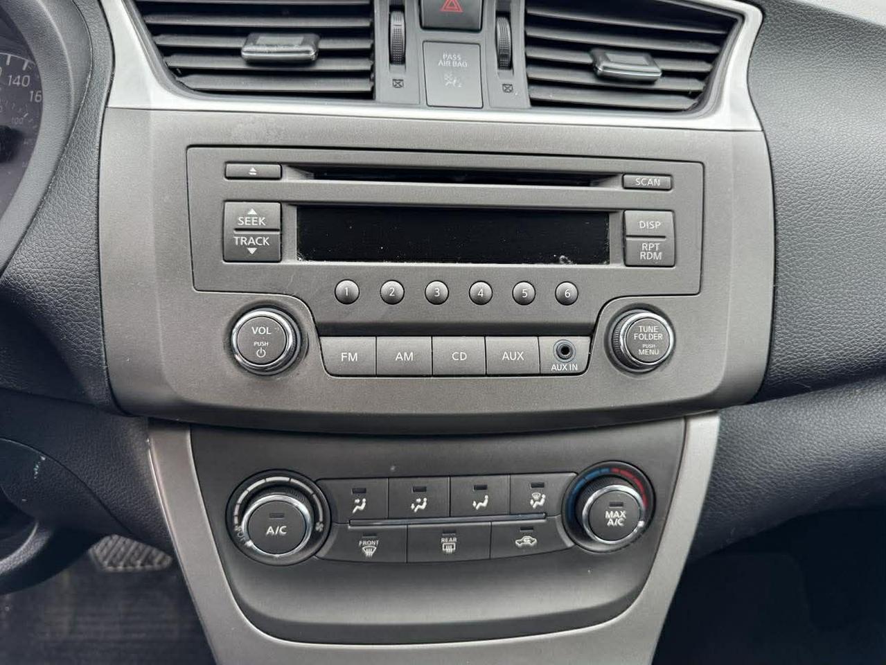 2014 Nissan Sentra S Photo