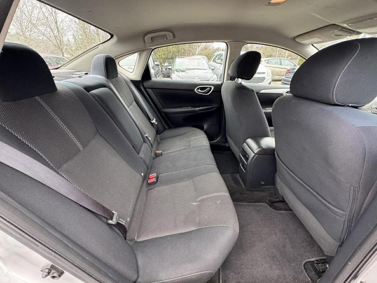 2014 Nissan Sentra S Photo