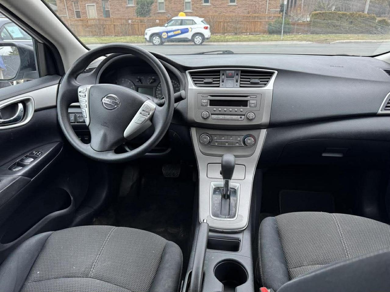 2014 Nissan Sentra S Photo