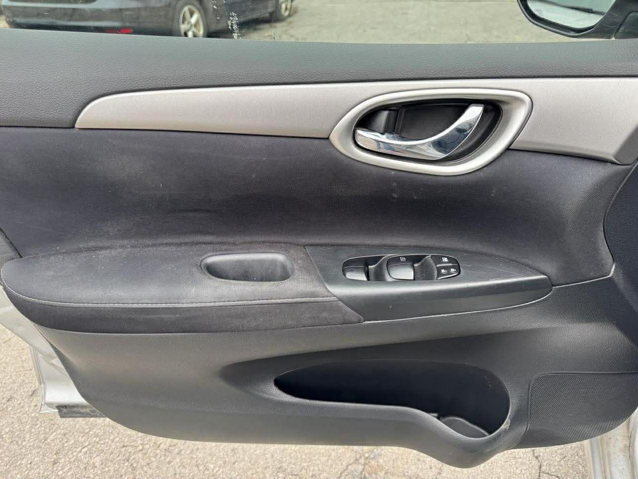 2014 Nissan Sentra S Photo