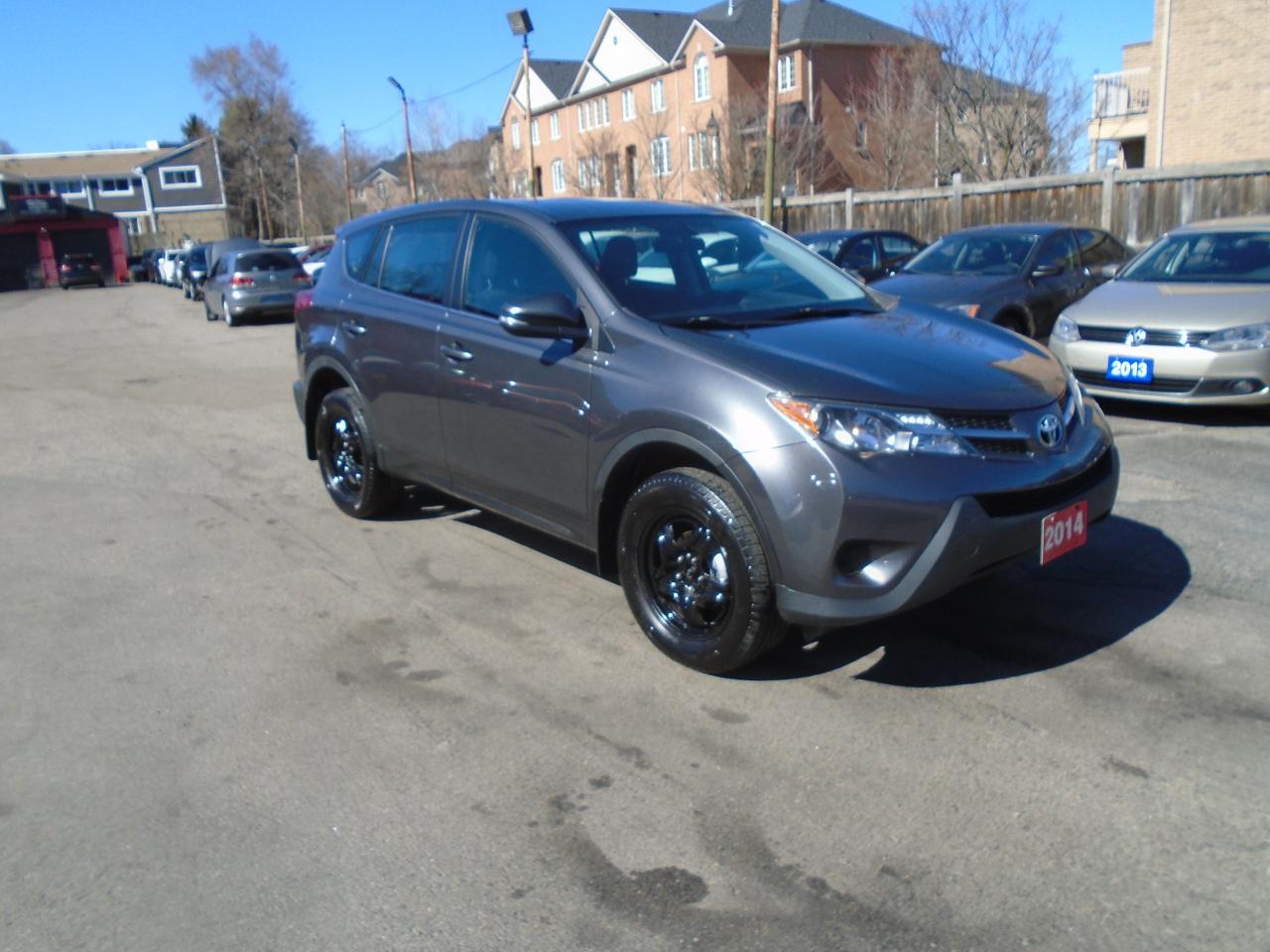 2014 Toyota RAV4 LE/ NO ACCIDENT/ RUNS PERFECT/ WELL MAINTAINED /AC - Photo #3