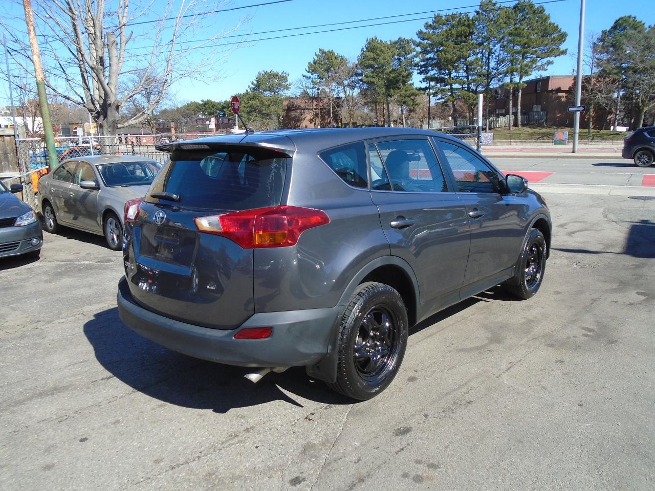 2014 Toyota RAV4 LE/ NO ACCIDENT/ RUNS PERFECT/ WELL MAINTAINED /AC - Photo #5