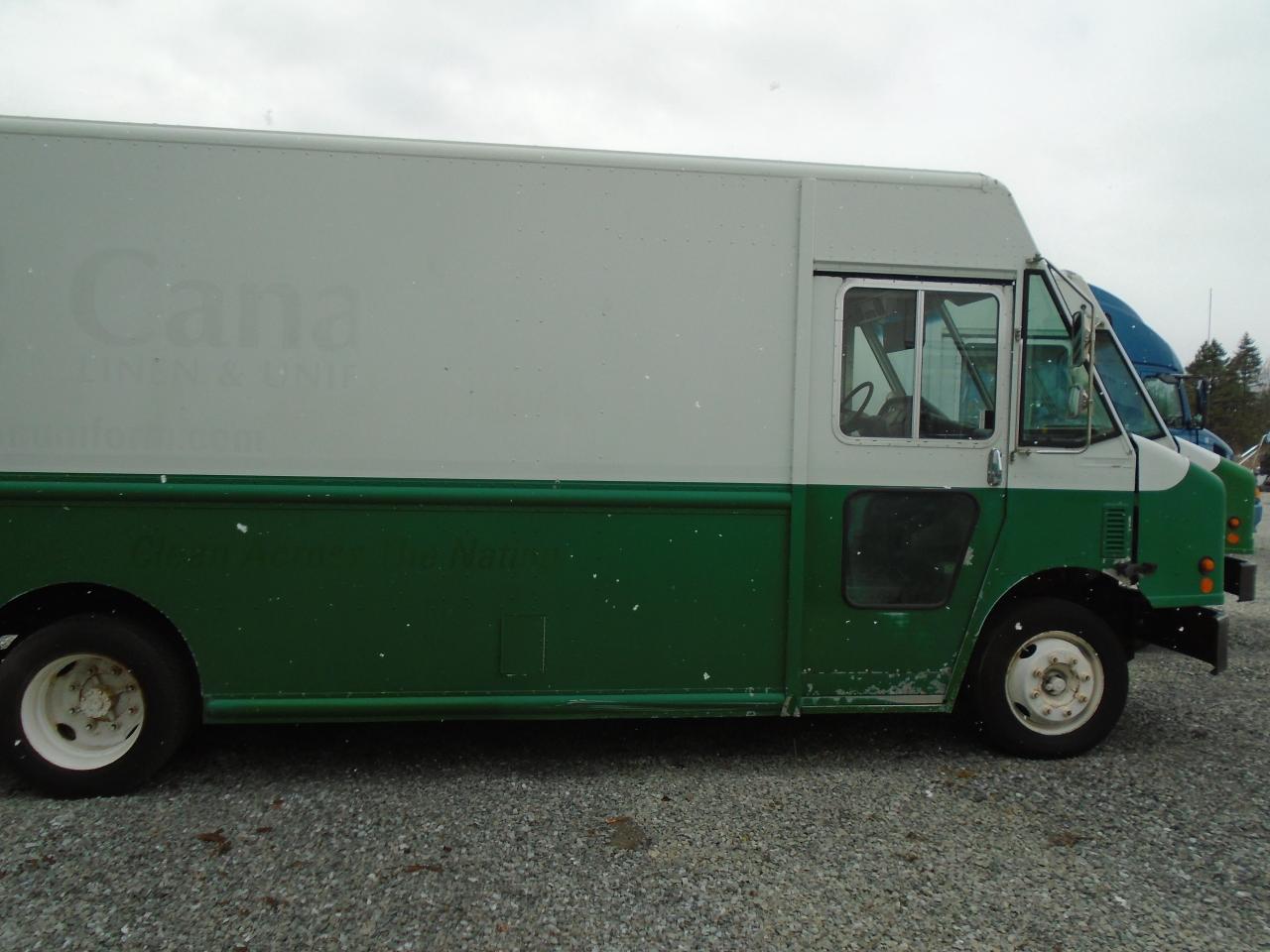 Clean car fax, AS IS, Engine & Tranny is good, need to be towed, noon runner, thats why so cheap  Trades are welcome. Need financing? No problem, we deal with many financial companies that can help buyers finance the vehicle they want! Any credit welcome. 

Japanese Sport Car  has been serving to Canadians for over 20 years, and we like to provide the best service possible to customers all over Canada! Buy Ahead And Pickup From Our Location Or Have It Shipped Directly To Your Door! Ask Us Today!
BUY WITH CONFIDENCE! OMVIC & UCDA Registered dealer, Specializing in Commercial Trucks for over 20 years! extra.. GVWR : 17,000 Body Style GVWR : 17,000 LBs 

4 Doors
6 CYLINDER Mercedes Benz DIESEL
Automatic Transmission Alliston
Rear Wheel Drive
Exterior Color
white
Interior Color
black
Additional Vehicle Information
Dually Dual Rear Wheels
Tire Pressure Monitoring System TPMS - No
High Value Options
High Value Options information is unavailable for this vehicle.
Equipment
2 PASSENGER
AM/FM/CD
CLOTH SEATS
HARD TOP