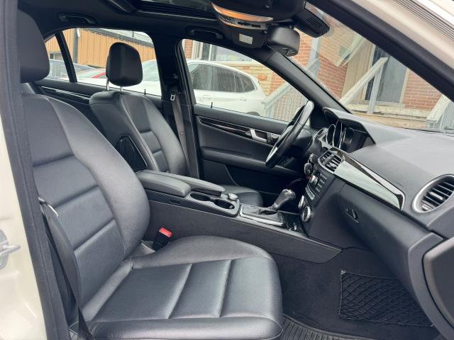 2012 Mercedes-Benz C-Class C 250 4MATIC / HTD LEATHER SEATS / SUNROOF Photo6