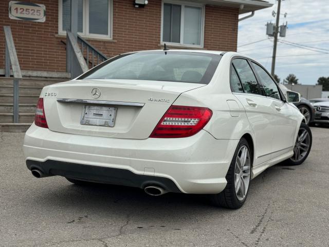 2012 Mercedes-Benz C-Class C 250 4MATIC / HTD LEATHER SEATS / SUNROOF Photo5