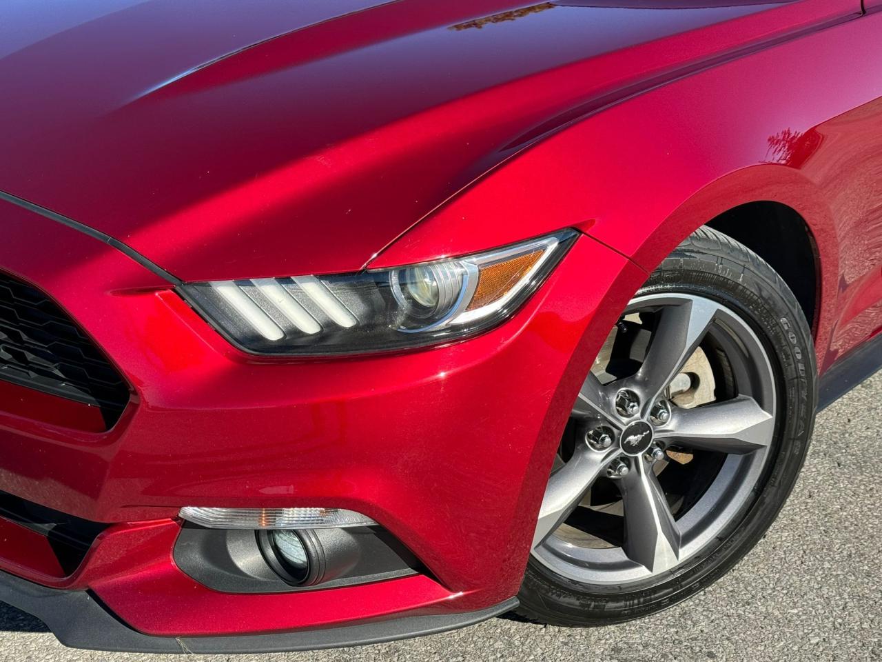 2017 Ford Mustang V6 - Photo #7