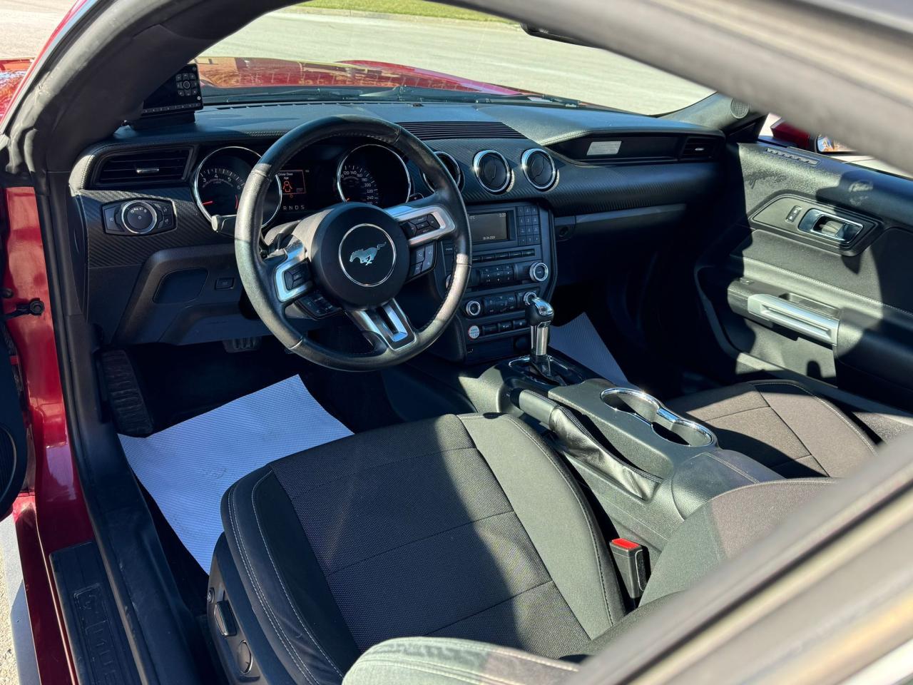 2017 Ford Mustang V6 - Photo #11