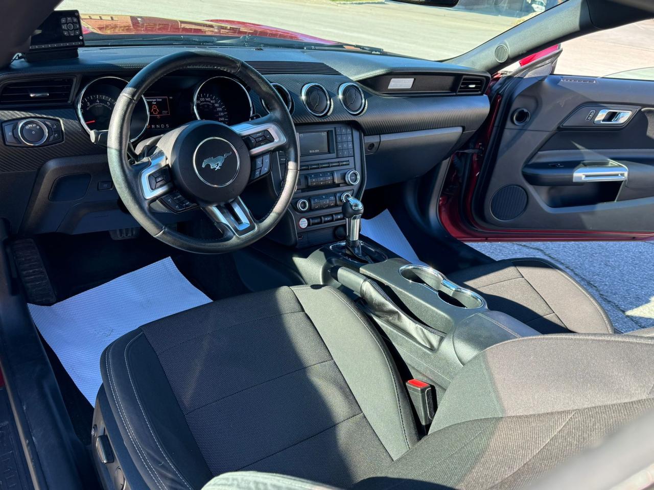 2017 Ford Mustang V6 - Photo #13