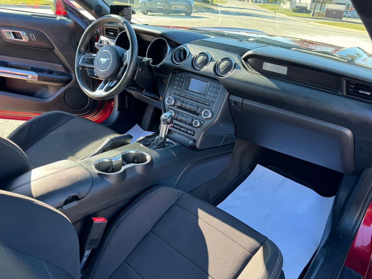 2017 Ford Mustang V6 - Photo #12