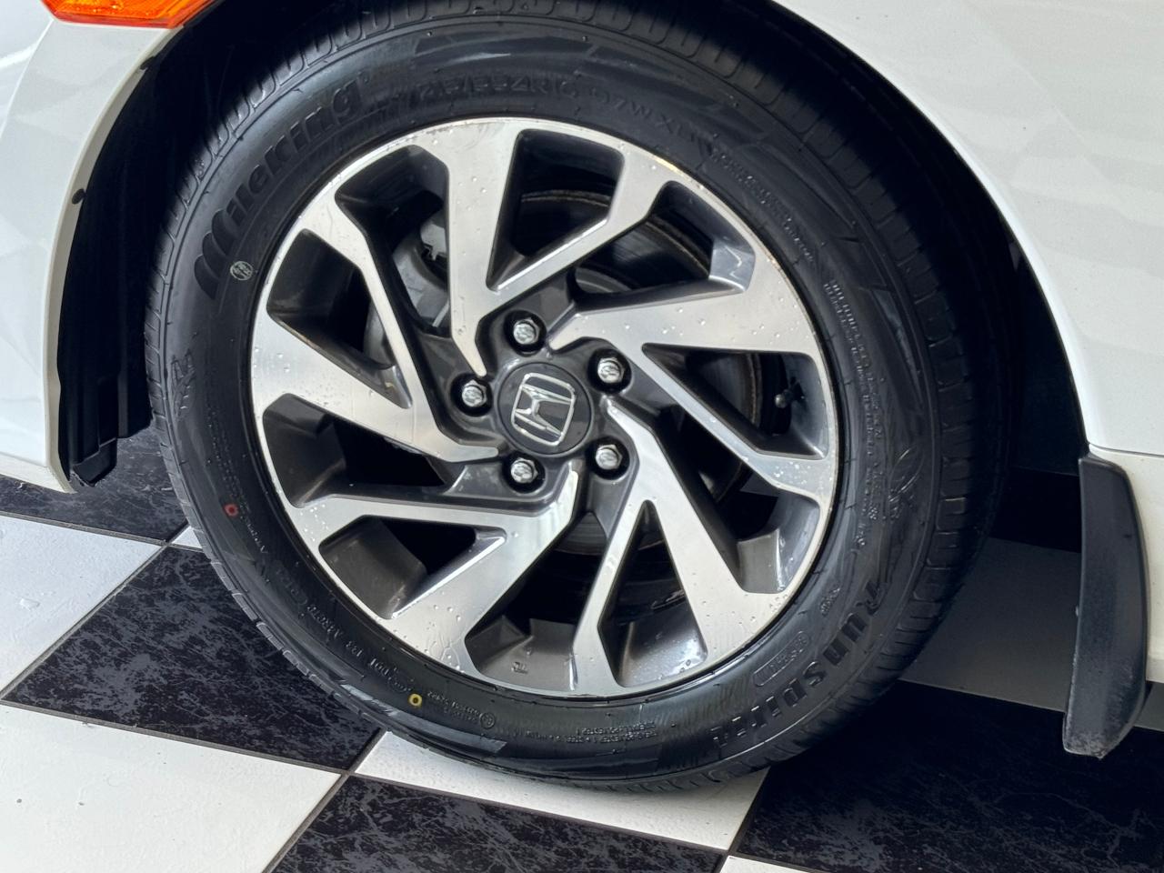 2019 Honda Civic EX+Blind Spot Camera+Roof+New Tires+CLEAN CARFAX - Photo #44