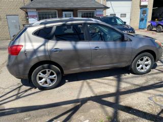 2010 Nissan Rogue SL AWD 4dr - Photo #7