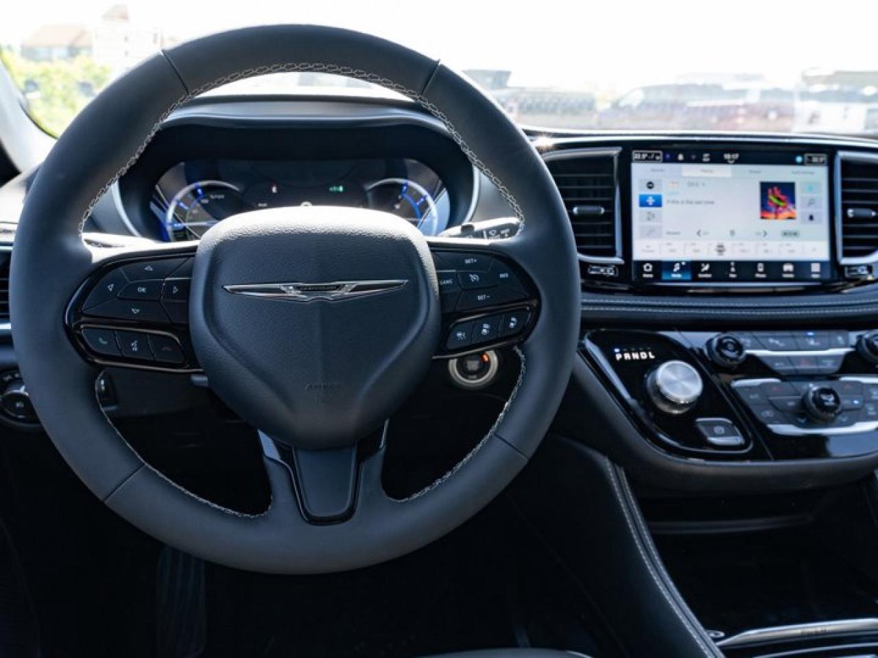 2024 Chrysler Pacifica Hybrid PREMIUM S APPEARANCE Photo