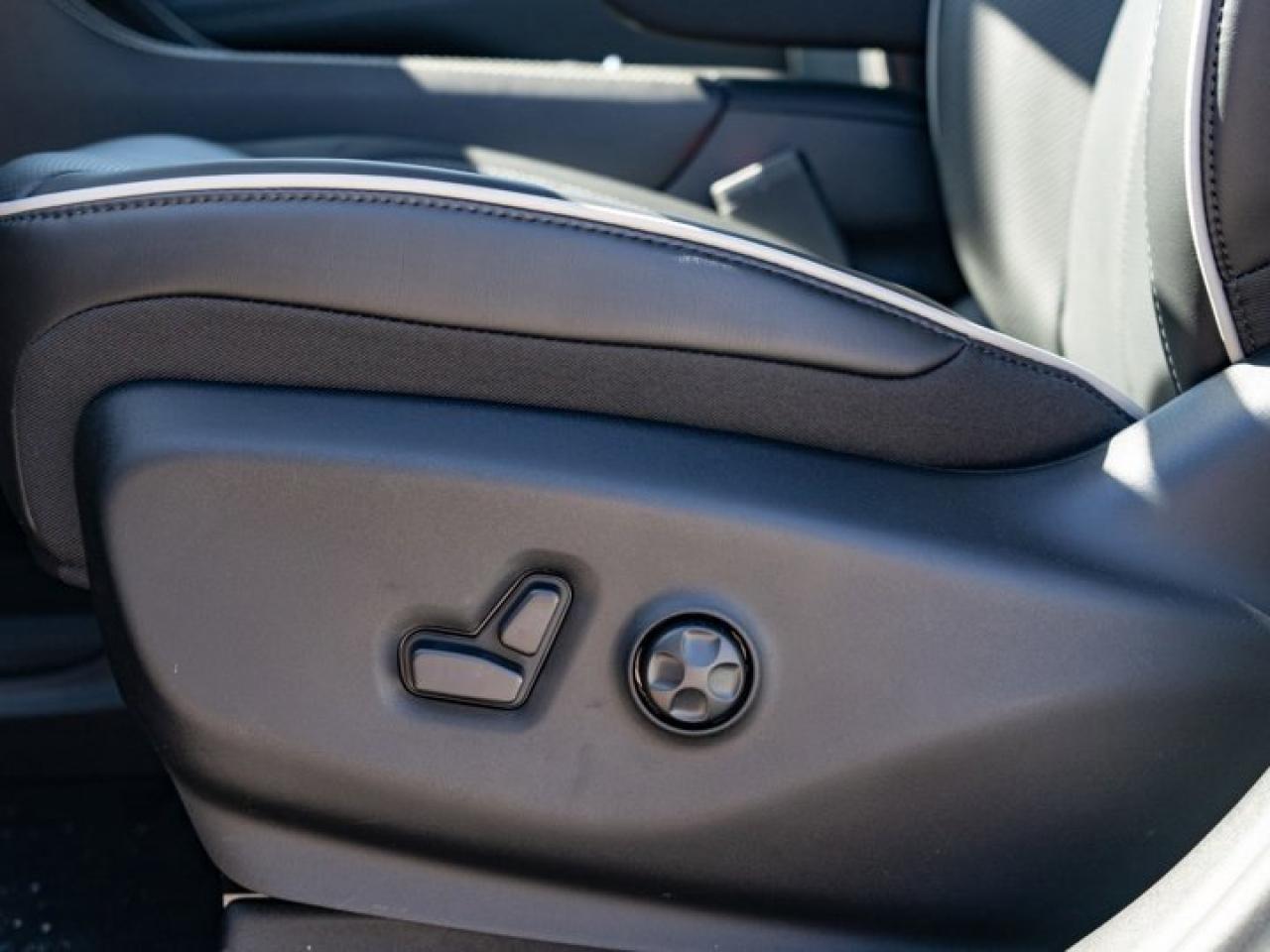 2024 Chrysler Pacifica Hybrid PREMIUM S APPEARANCE Photo