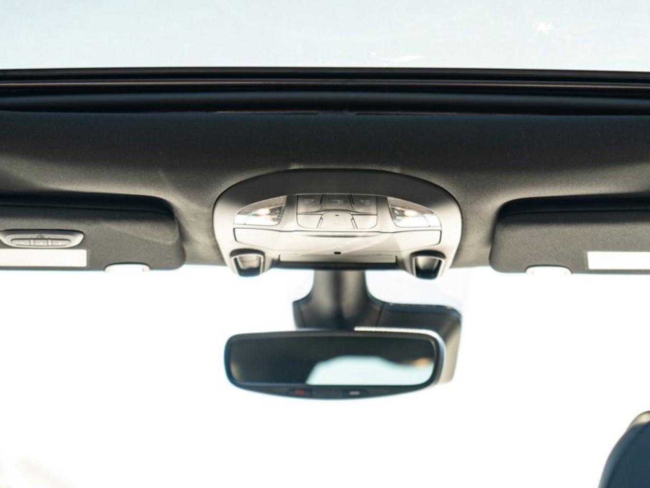 2024 Chrysler Pacifica Hybrid PREMIUM S APPEARANCE Photo