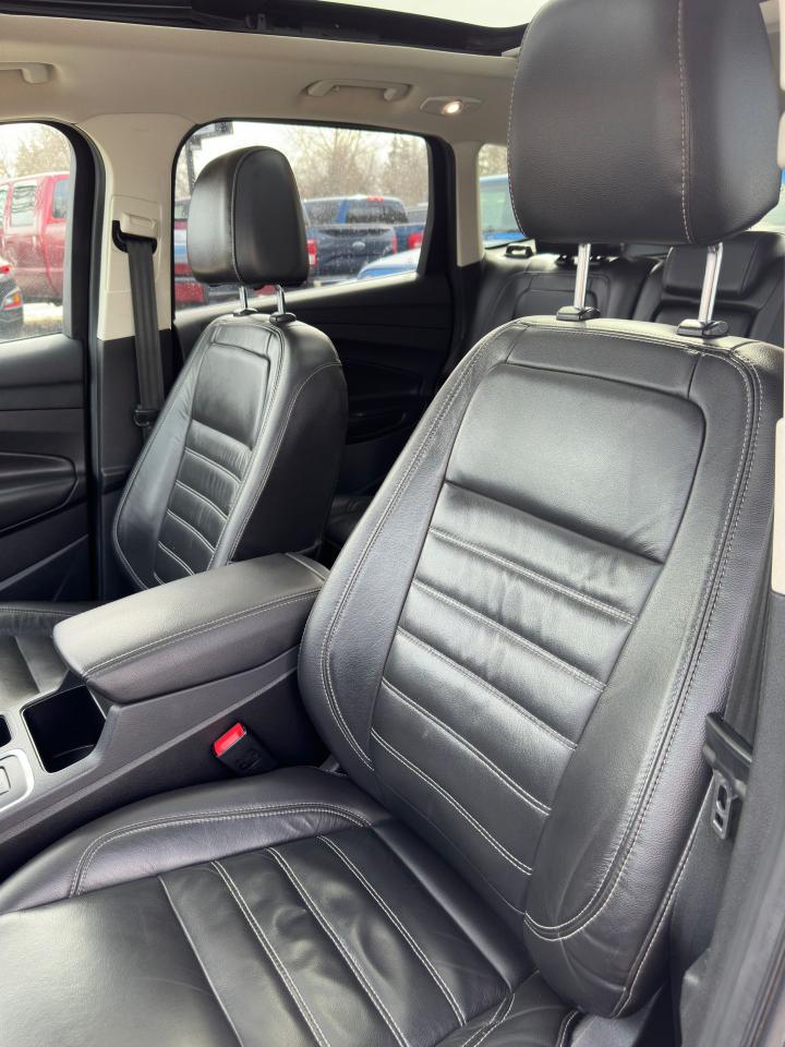 2017 Ford Escape Titanium - Photo #9