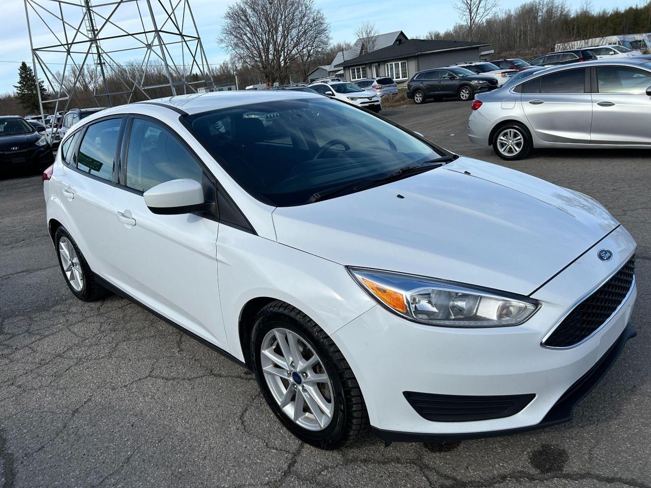 2018 Ford Focus SE Hatch - Photo #1