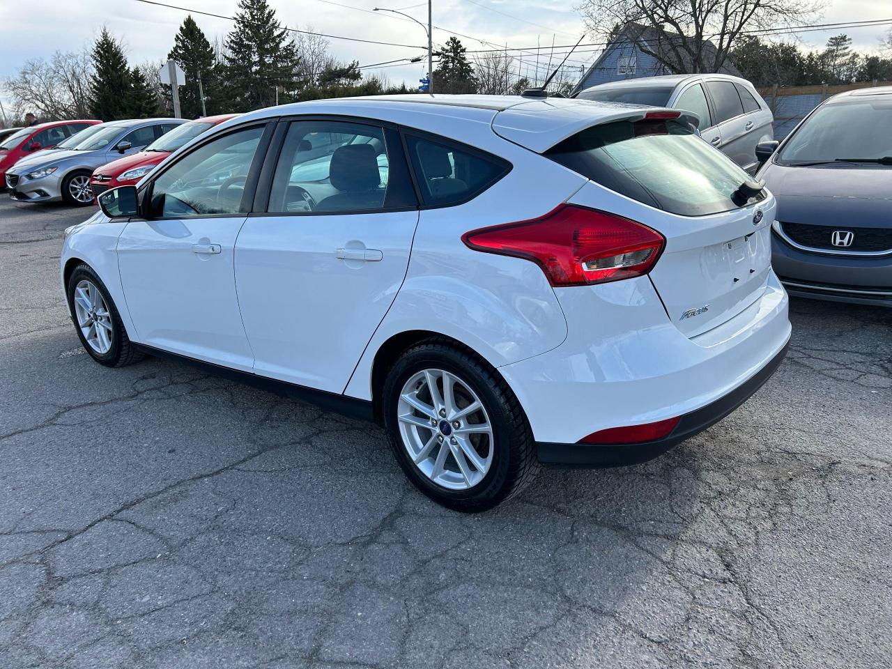 2018 Ford Focus SE Hatch - Photo #6