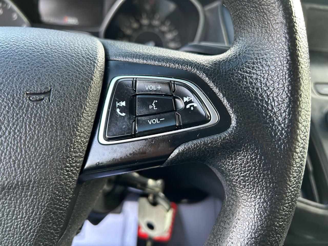 2018 Ford Focus SE Hatch - Photo #14