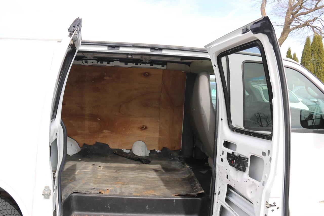 2012 Chevrolet Express 2500 Cargo - Photo #10