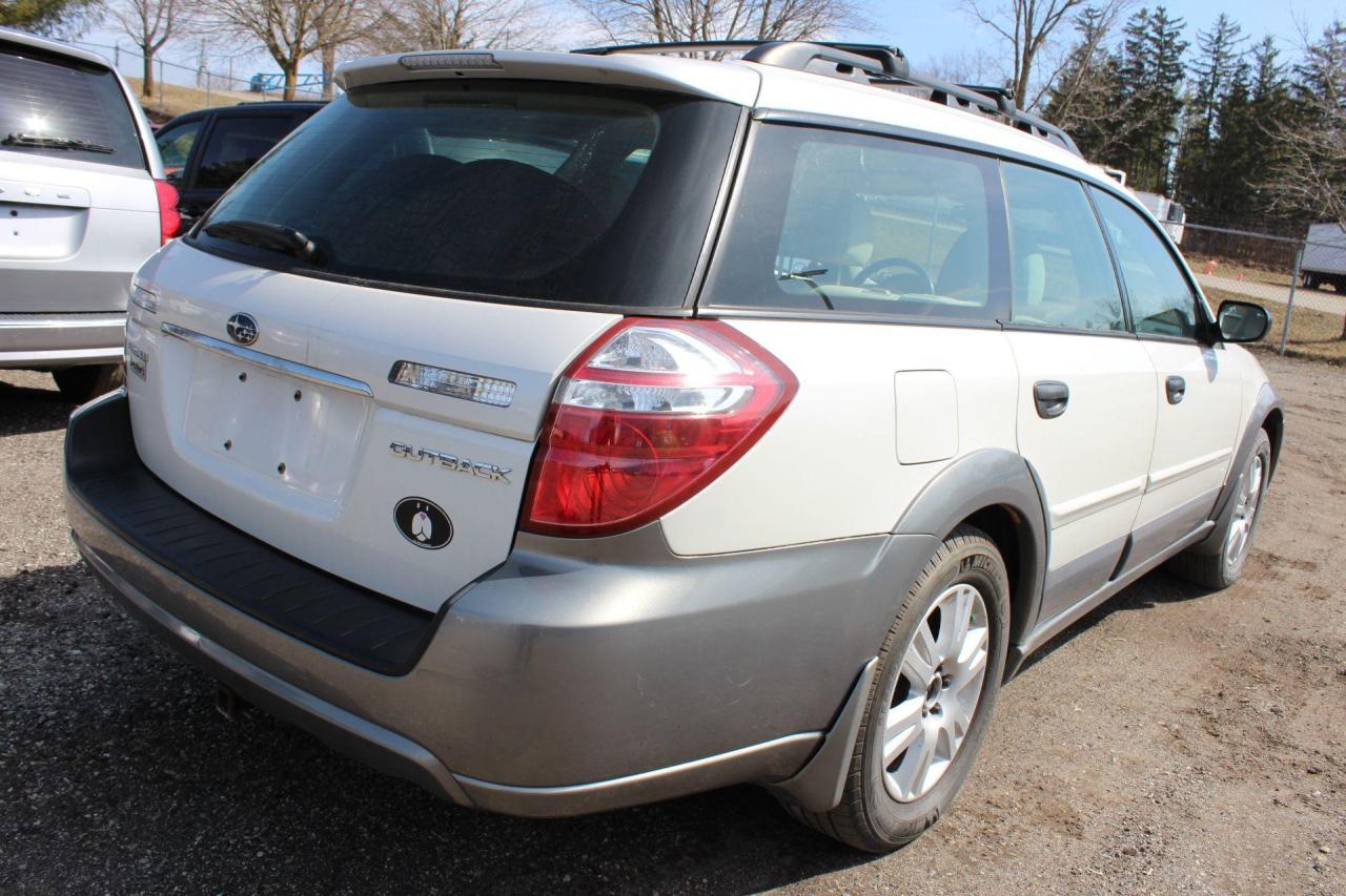 2005 Subaru Outback  Photo