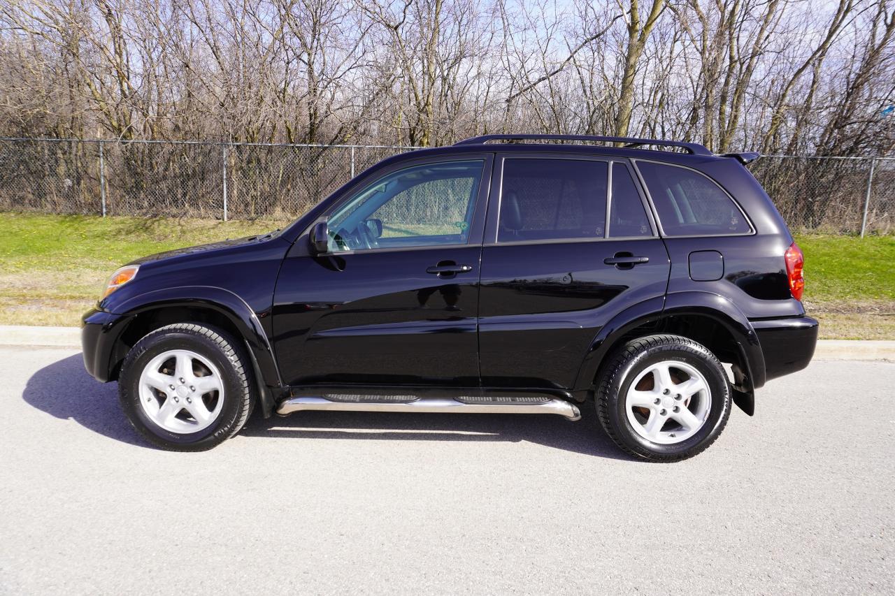 2004 Toyota RAV4 1 OWNER / LIMITED PACKAGE / WELL SERVICED /LOW KMS - Photo #2