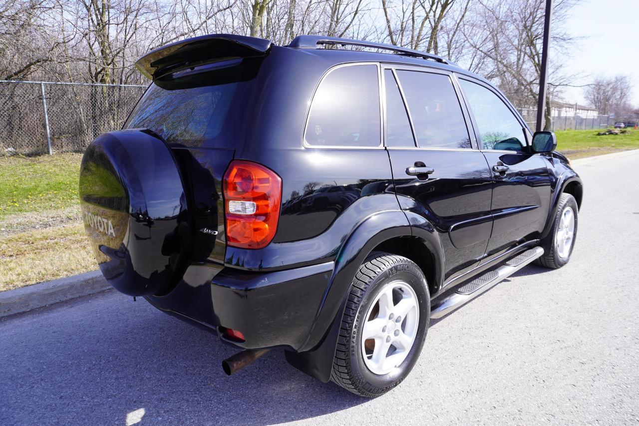 2004 Toyota RAV4 1 OWNER / LIMITED PACKAGE / WELL SERVICED /LOW KMS - Photo #4