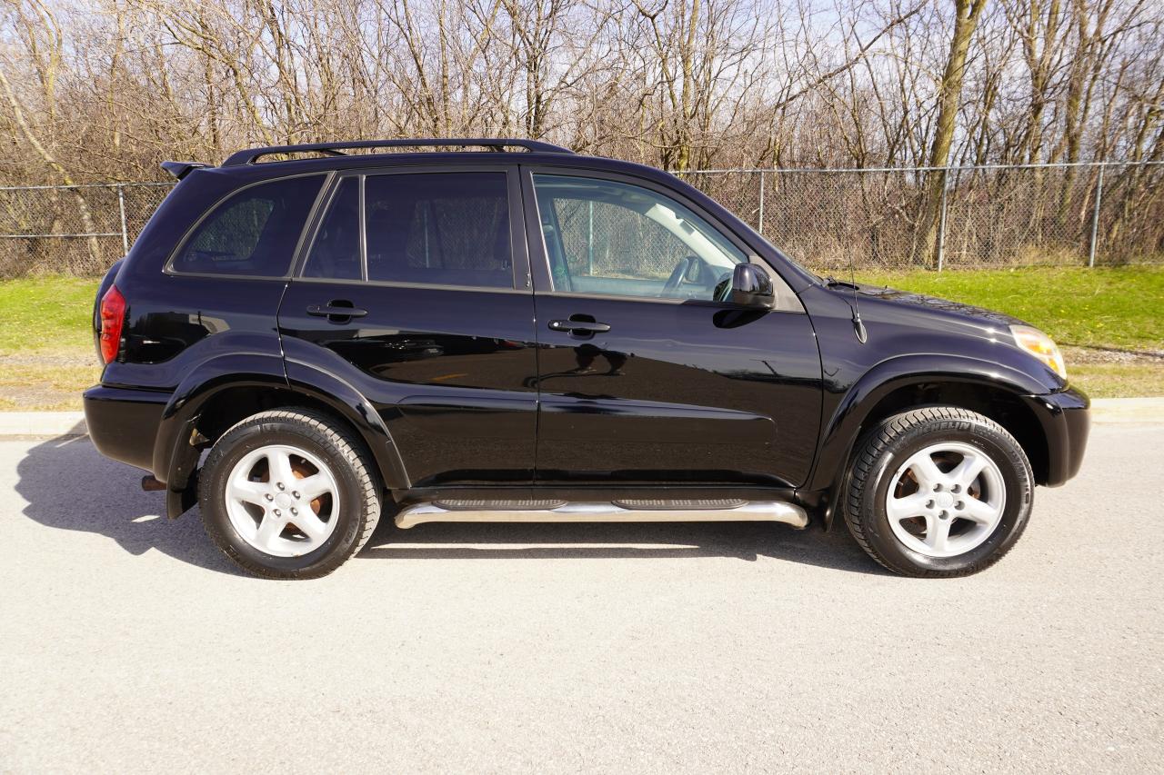 2004 Toyota RAV4 1 OWNER / LIMITED PACKAGE / WELL SERVICED /LOW KMS Photo4