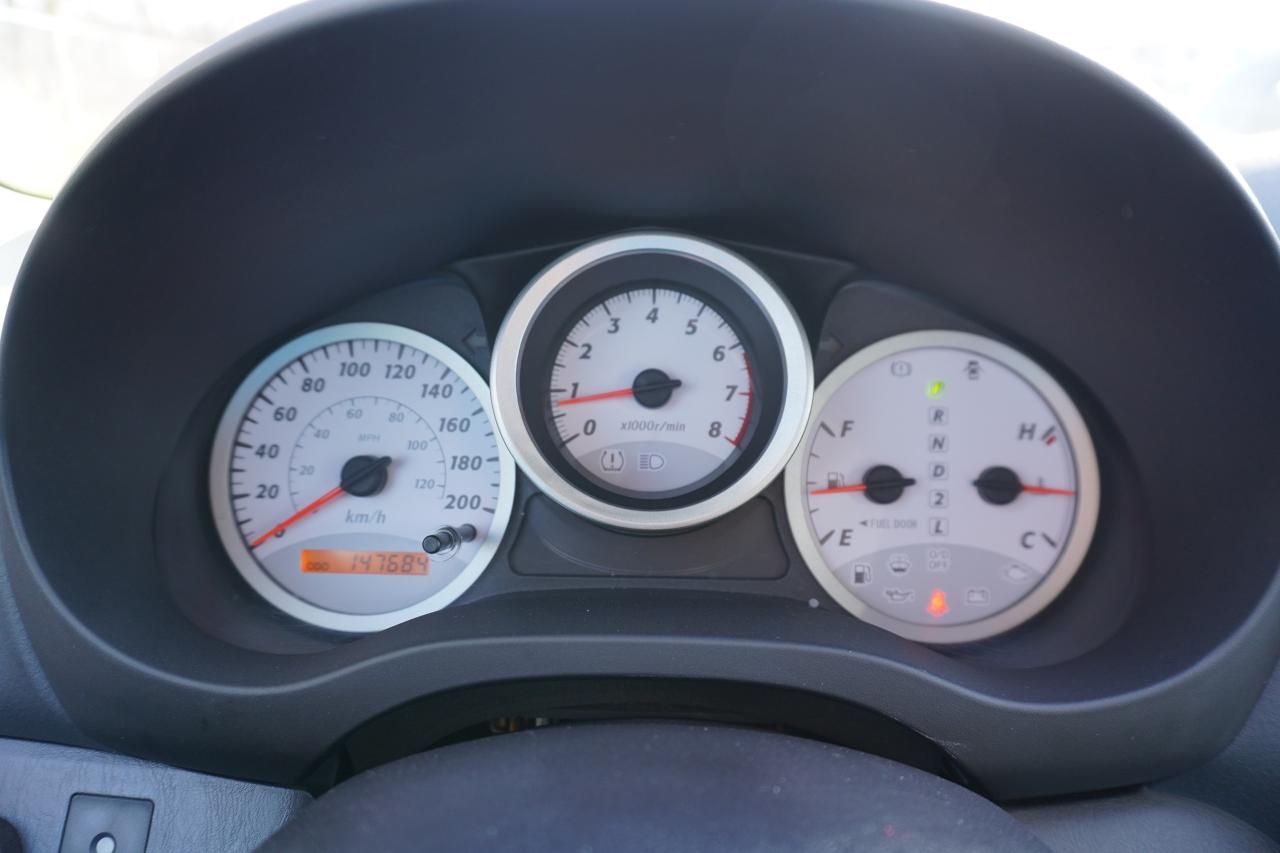 2004 Toyota RAV4 1 OWNER / LIMITED PACKAGE / WELL SERVICED /LOW KMS - Photo #12