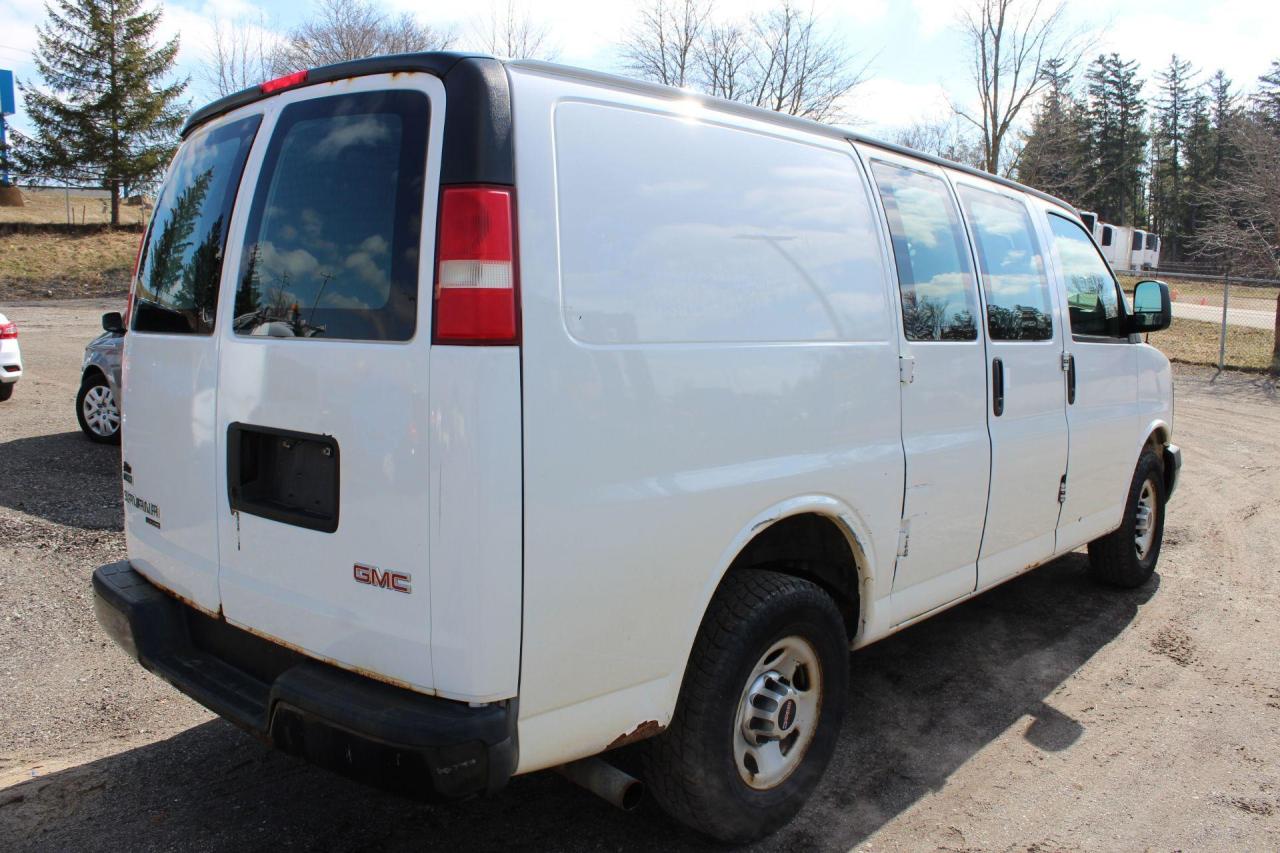 2011 GMC Savana Cargo Van  Photo3