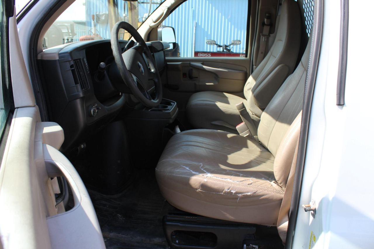 2011 GMC Savana Cargo Van  Photo