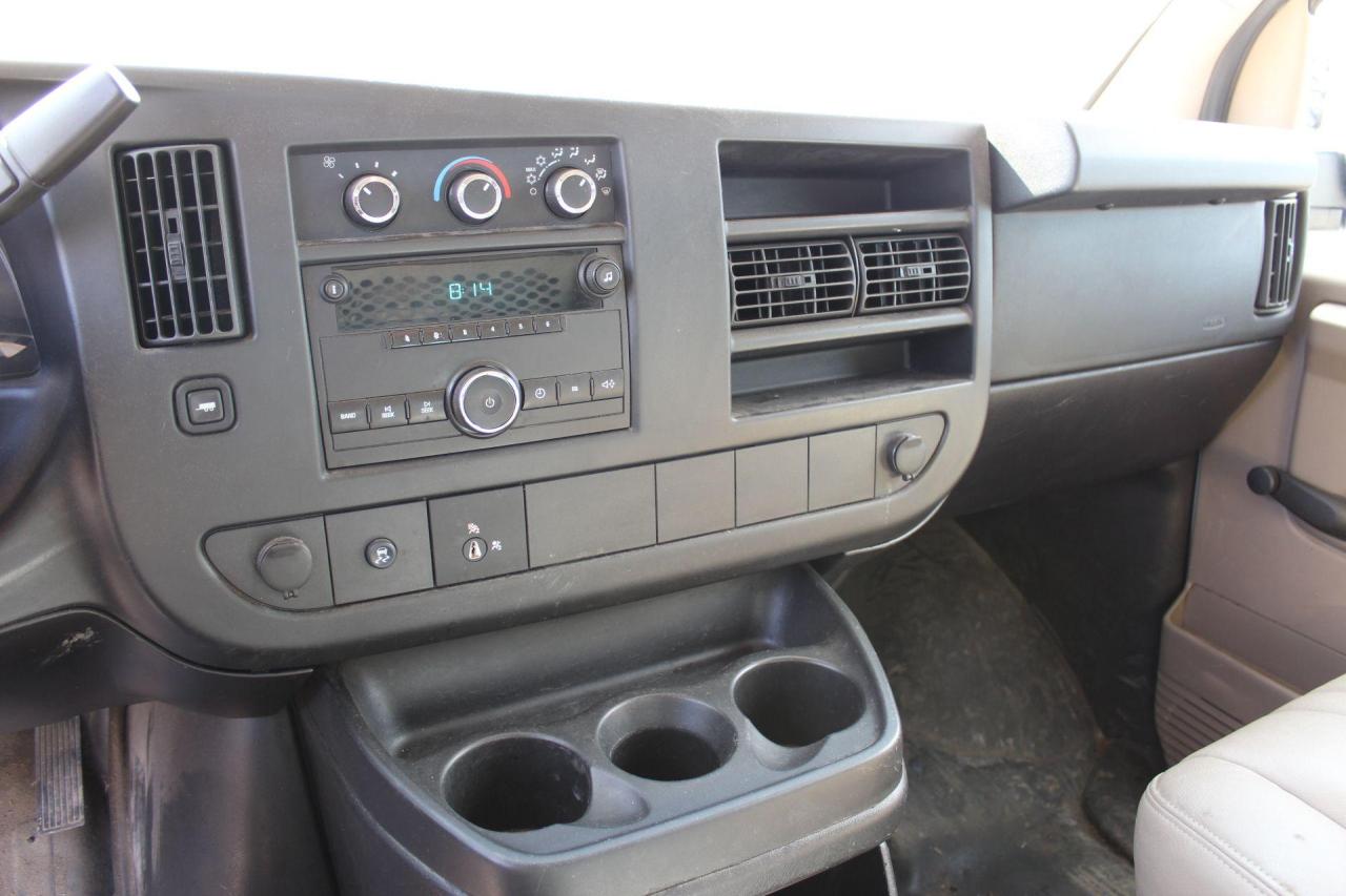 2011 GMC Savana Cargo Van  Photo