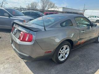 2010 Ford Mustang 2dr Cpe - Photo #11