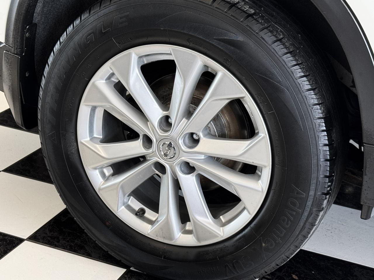 2016 Nissan Rogue SV AWD TECH+NewBrakes+GPS+Remote Start+CLEANCARFAX - Photo #52