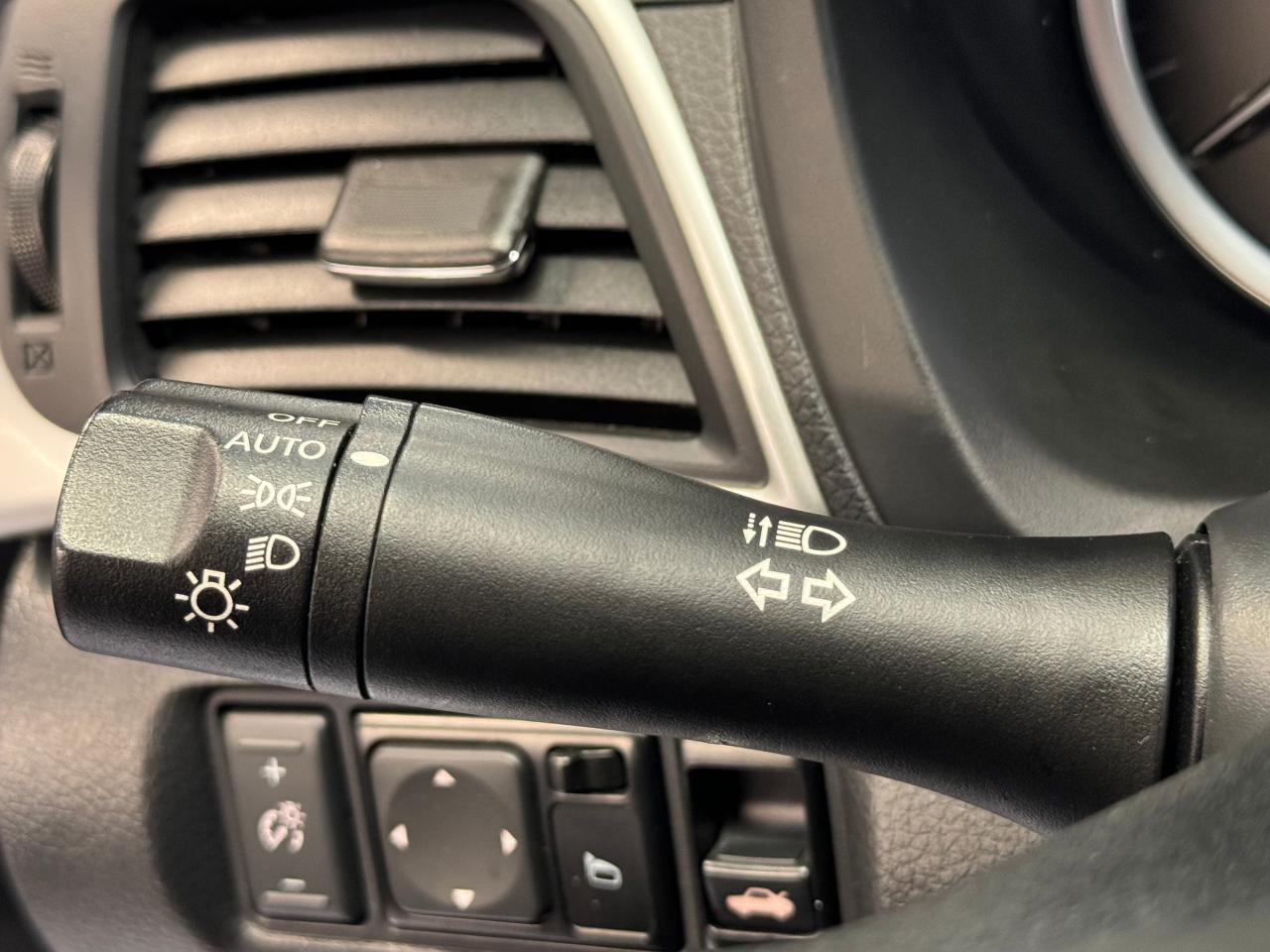2019 Nissan Sentra SV+Tinted+Camera+ApplePlay+RemoteStart+CLEANCARFAX Photo114