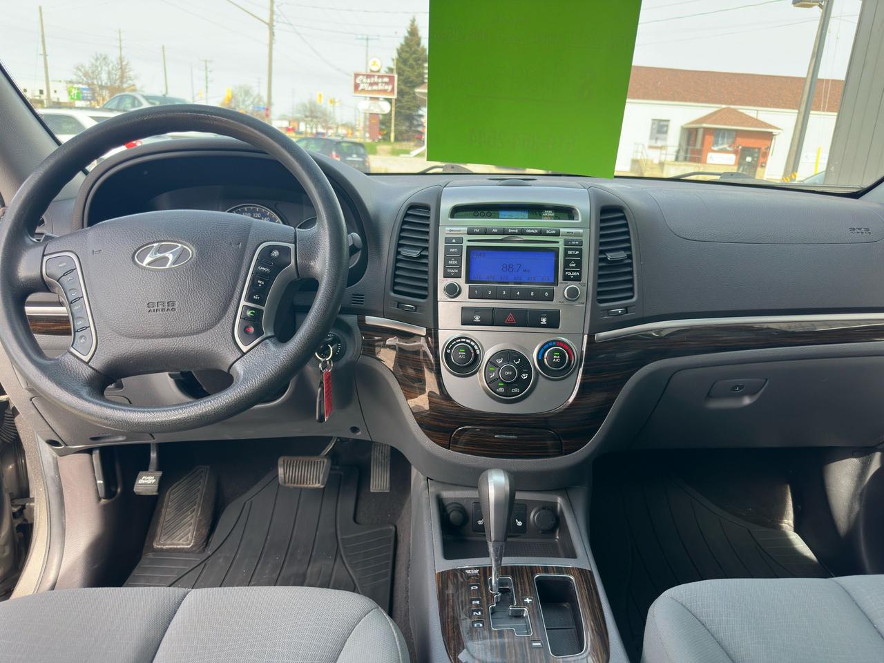 2012 Hyundai Santa Fe GL - Photo #7