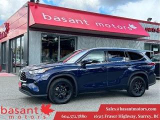 Used 2022 Toyota Highlander XLE, Sunroof, Leather, 8 Passenger, Wheel Pkg!! for sale in Surrey, BC