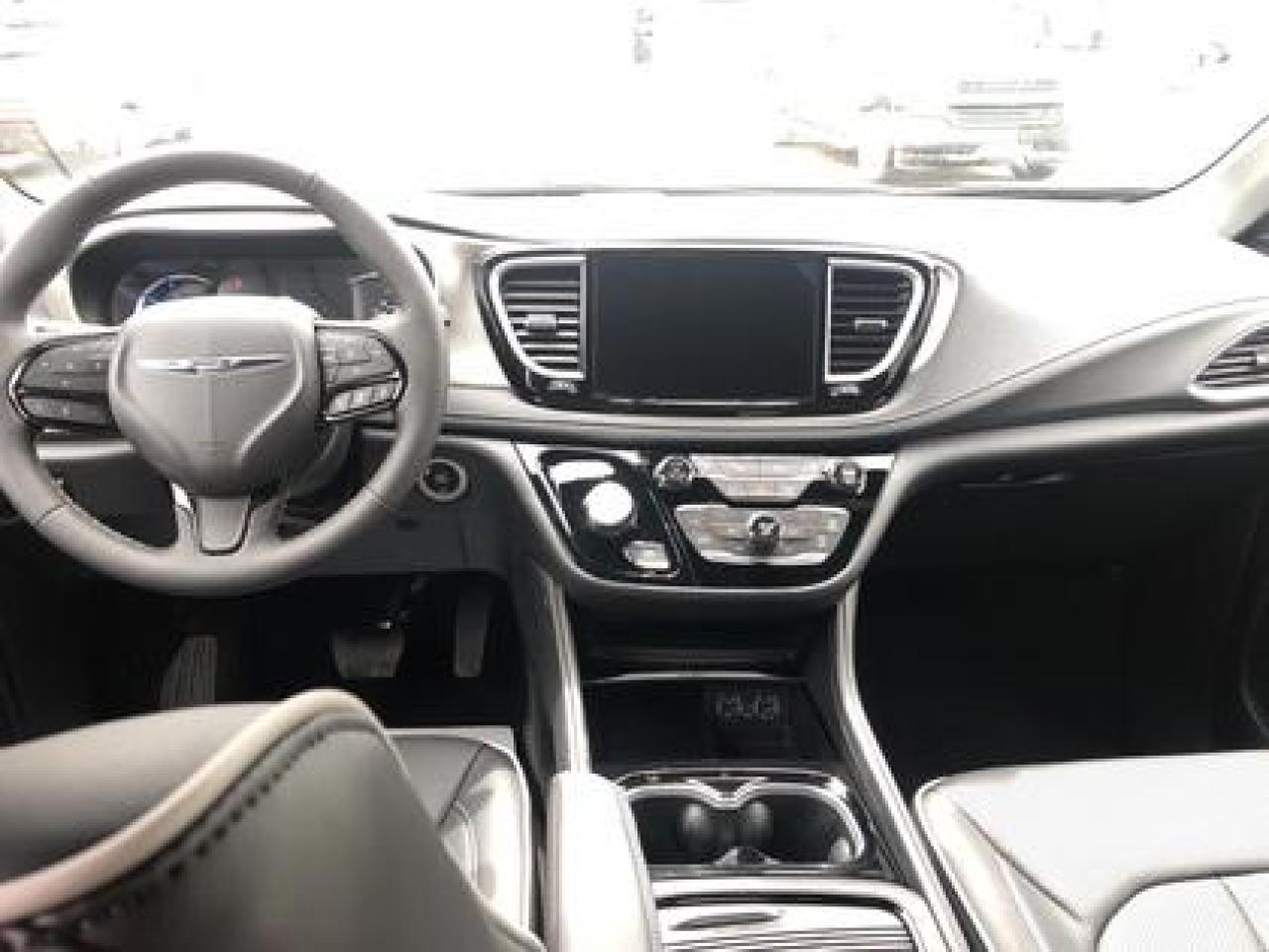 2024 Chrysler Pacifica Plug-in Hybrid HYBRID!!!! #35 Photo3