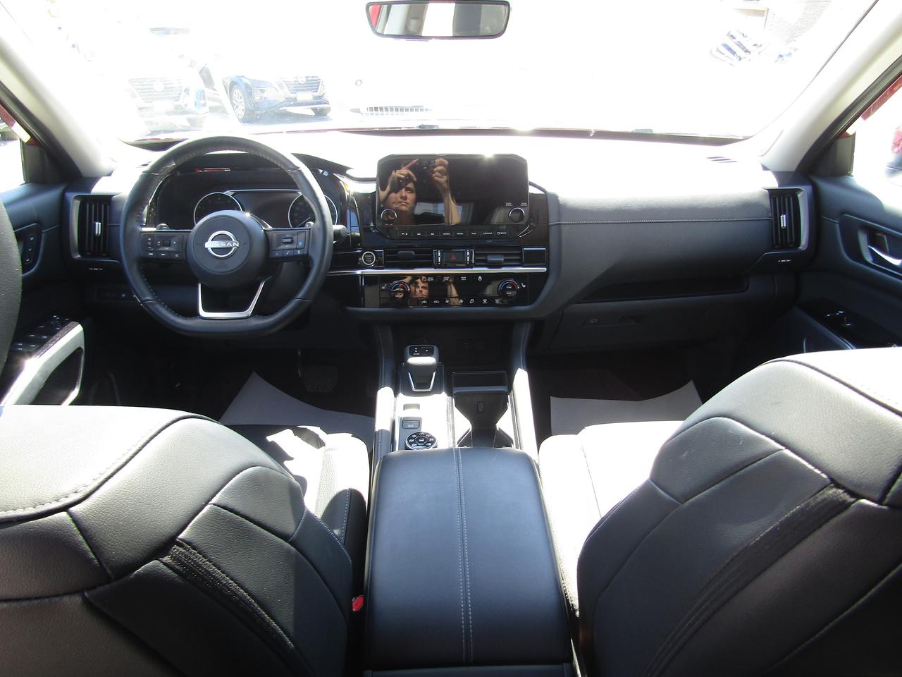 2023 Nissan Pathfinder SL Photo