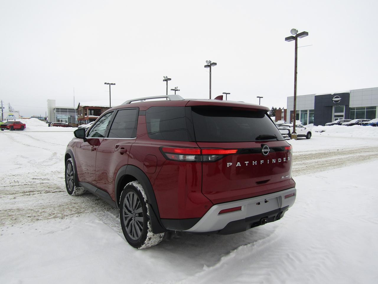 2023 Nissan Pathfinder SL Photo