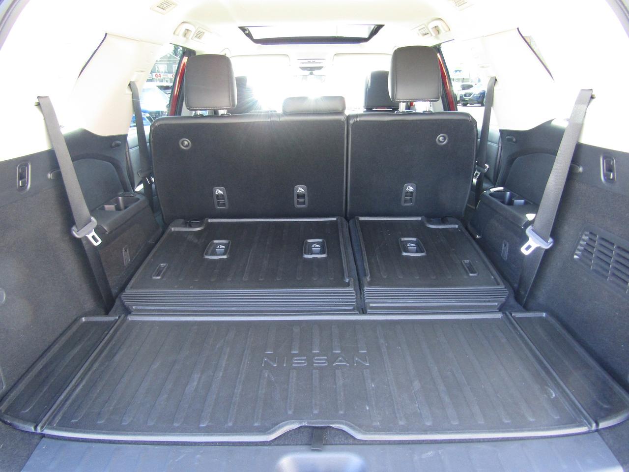 2023 Nissan Pathfinder SL Photo