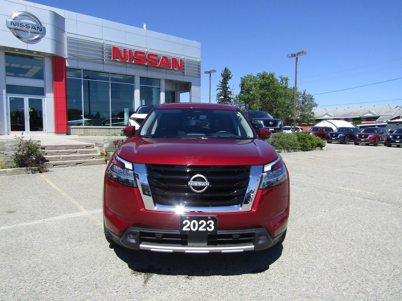 2023 Nissan Pathfinder SL Photo