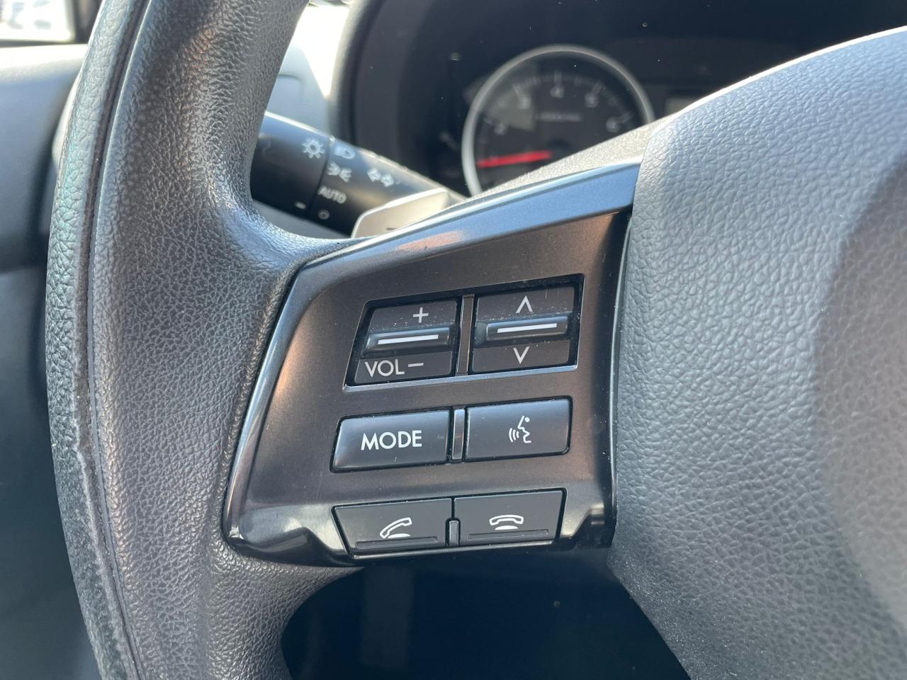 2012 Subaru Impreza 5dr HB AUTO 2.0i w-Touring NO ACCIDNET SAFETY Photo2