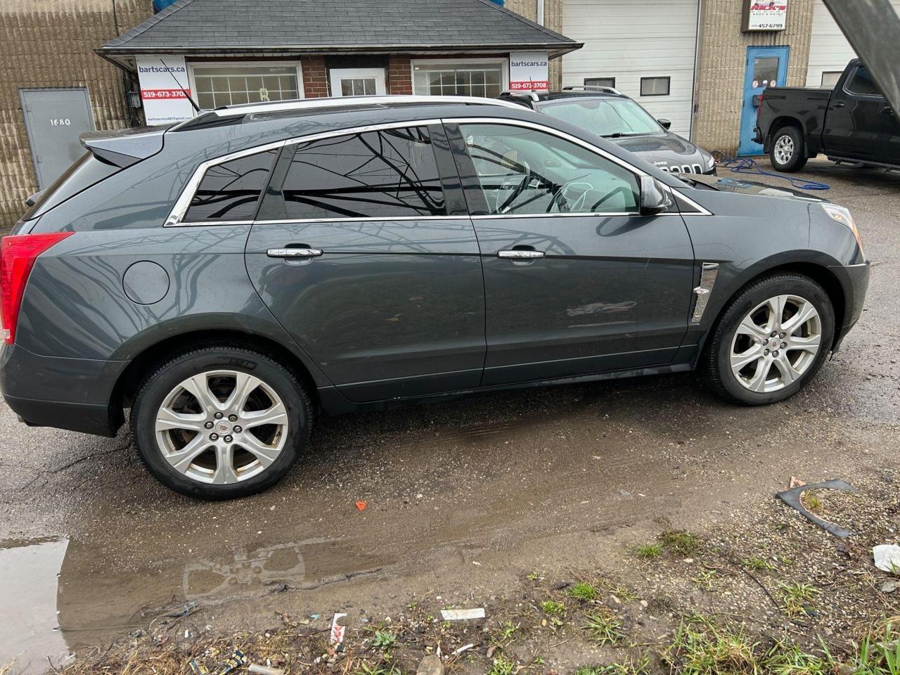 2010 Cadillac SRX 3.0 Performance FWD 4dr - Photo #4