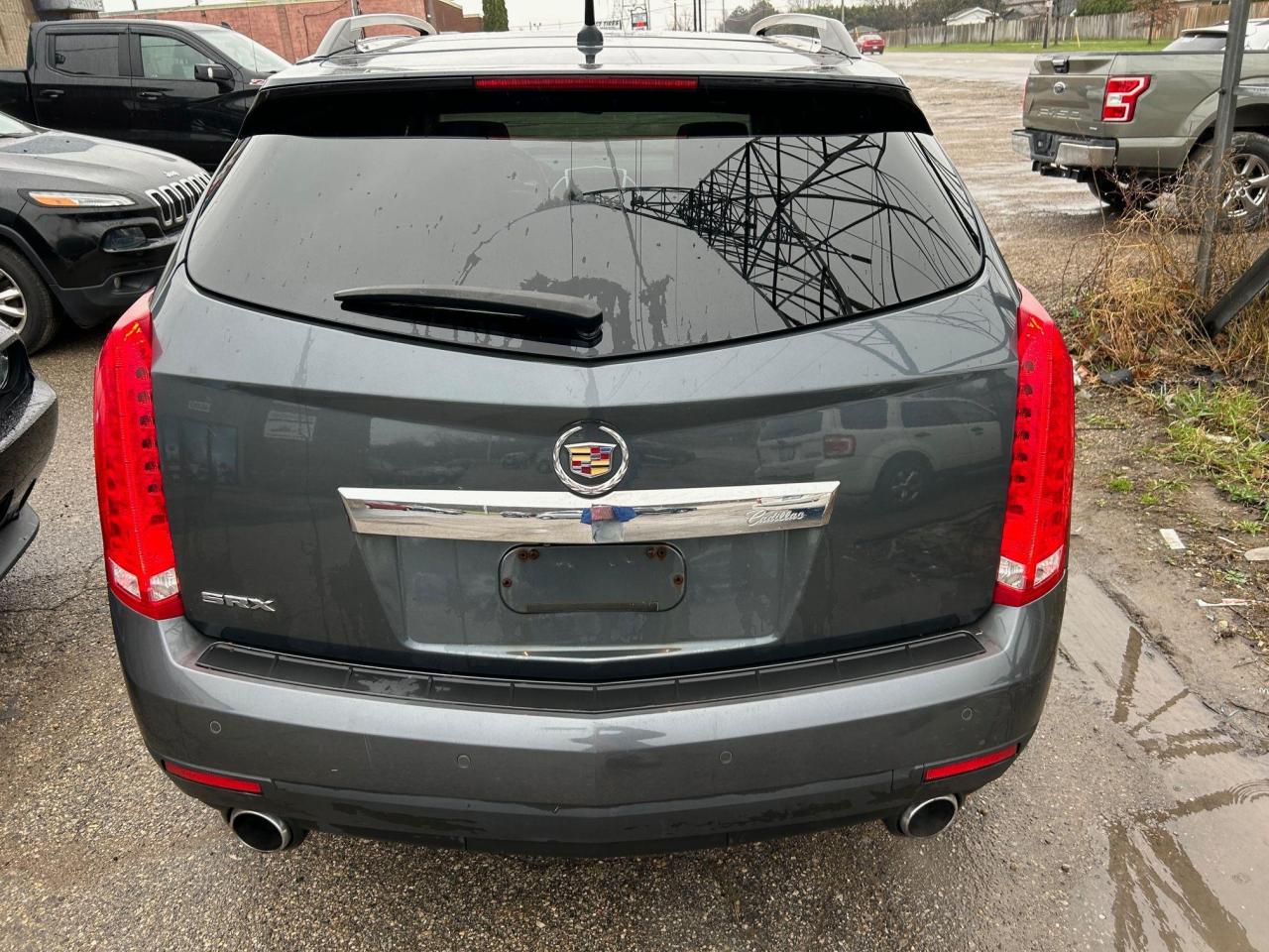 2010 Cadillac SRX 3.0 Performance FWD 4dr - Photo #7