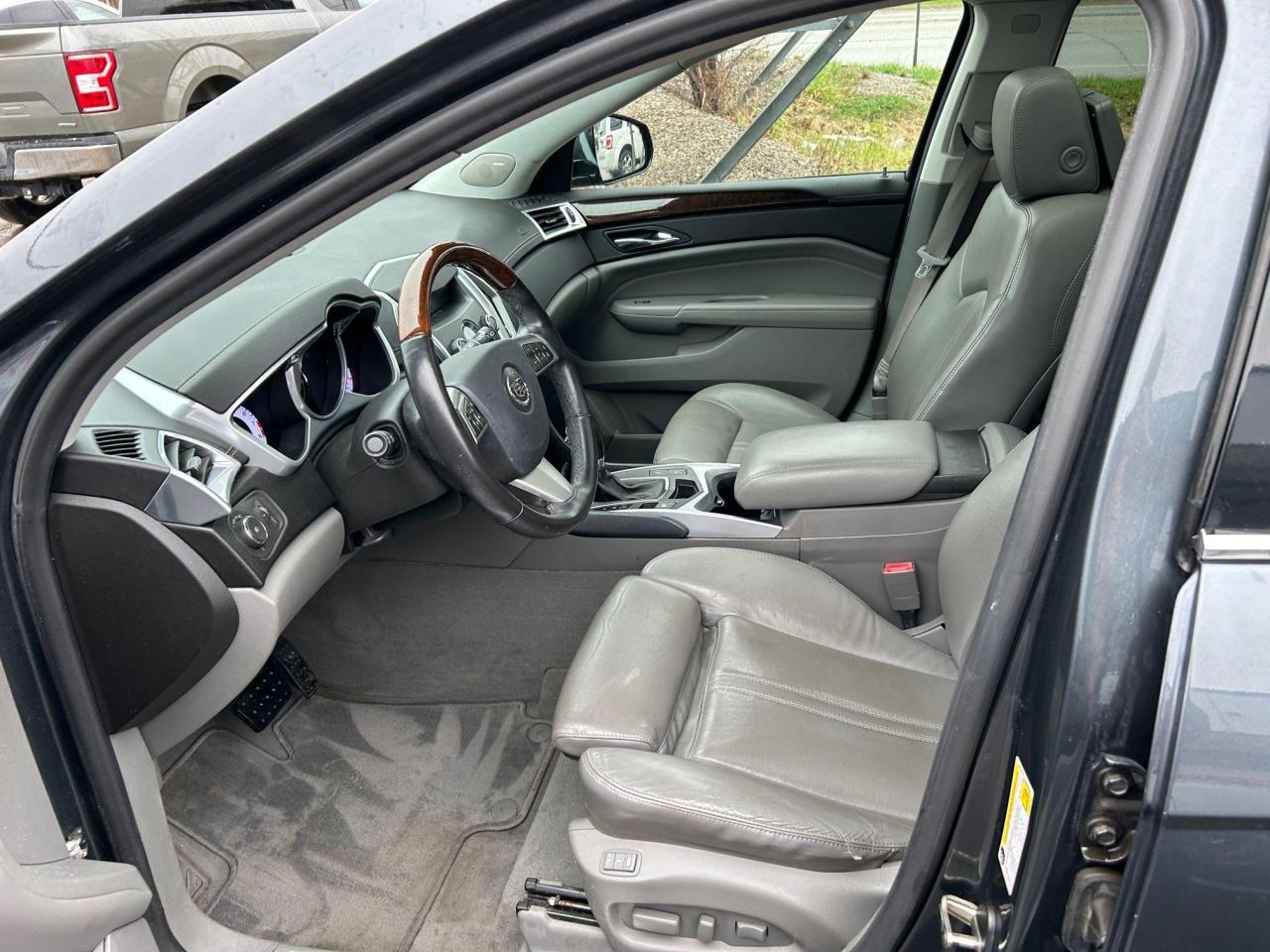 2010 Cadillac SRX 3.0 Performance FWD 4dr - Photo #15