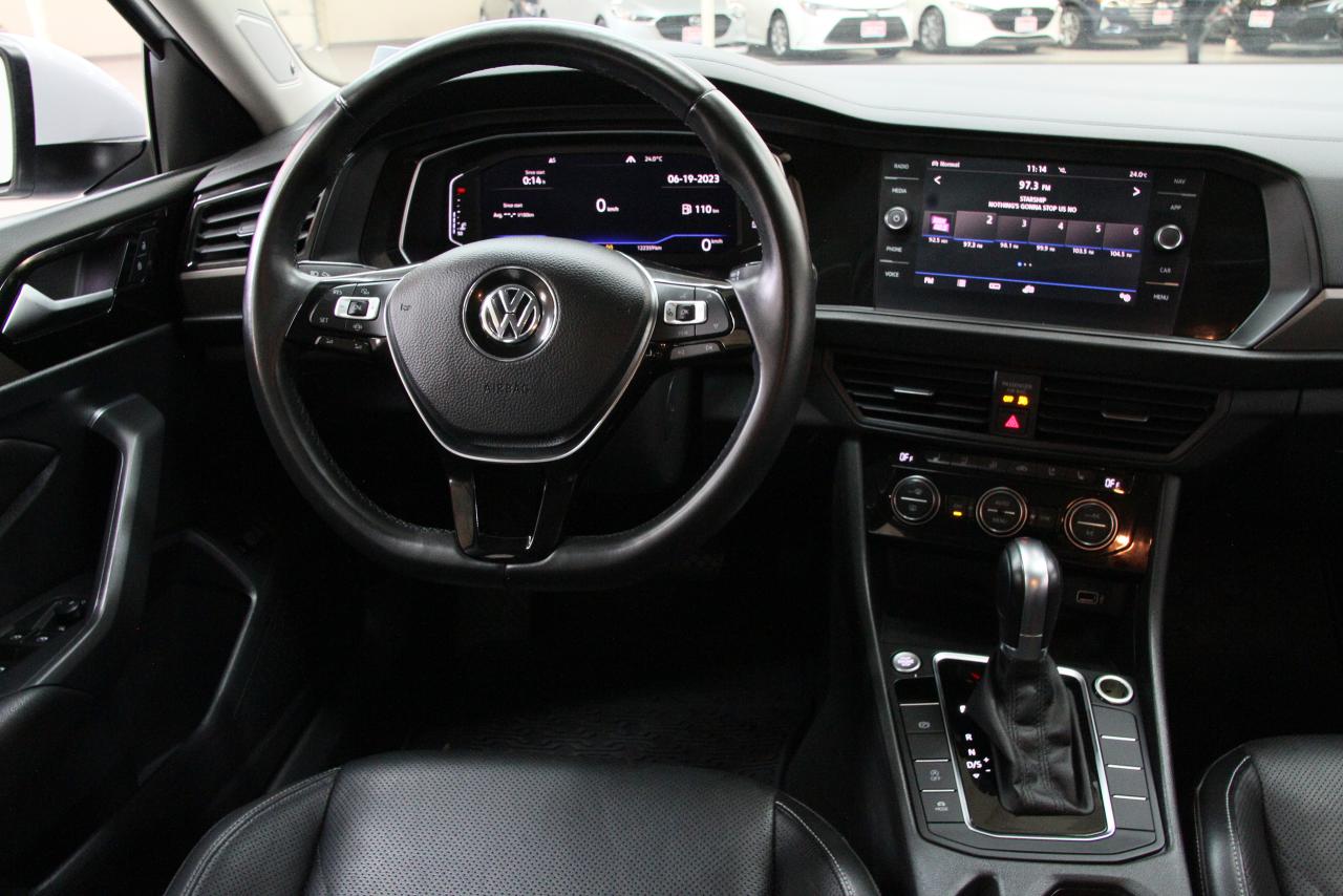 2019 Volkswagen Jetta EXECLINE | Nav | Leather | Pano roof | CarPlay